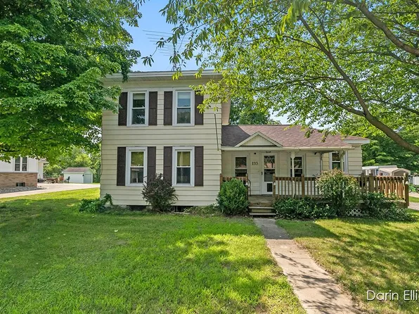 133 Center St, Saranac, MI 48881