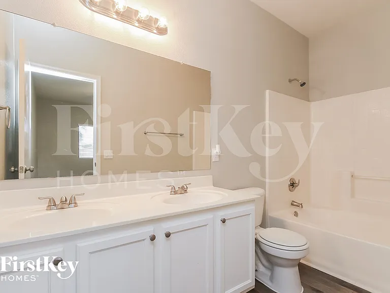 1232 E Omega Dr — Photo 13