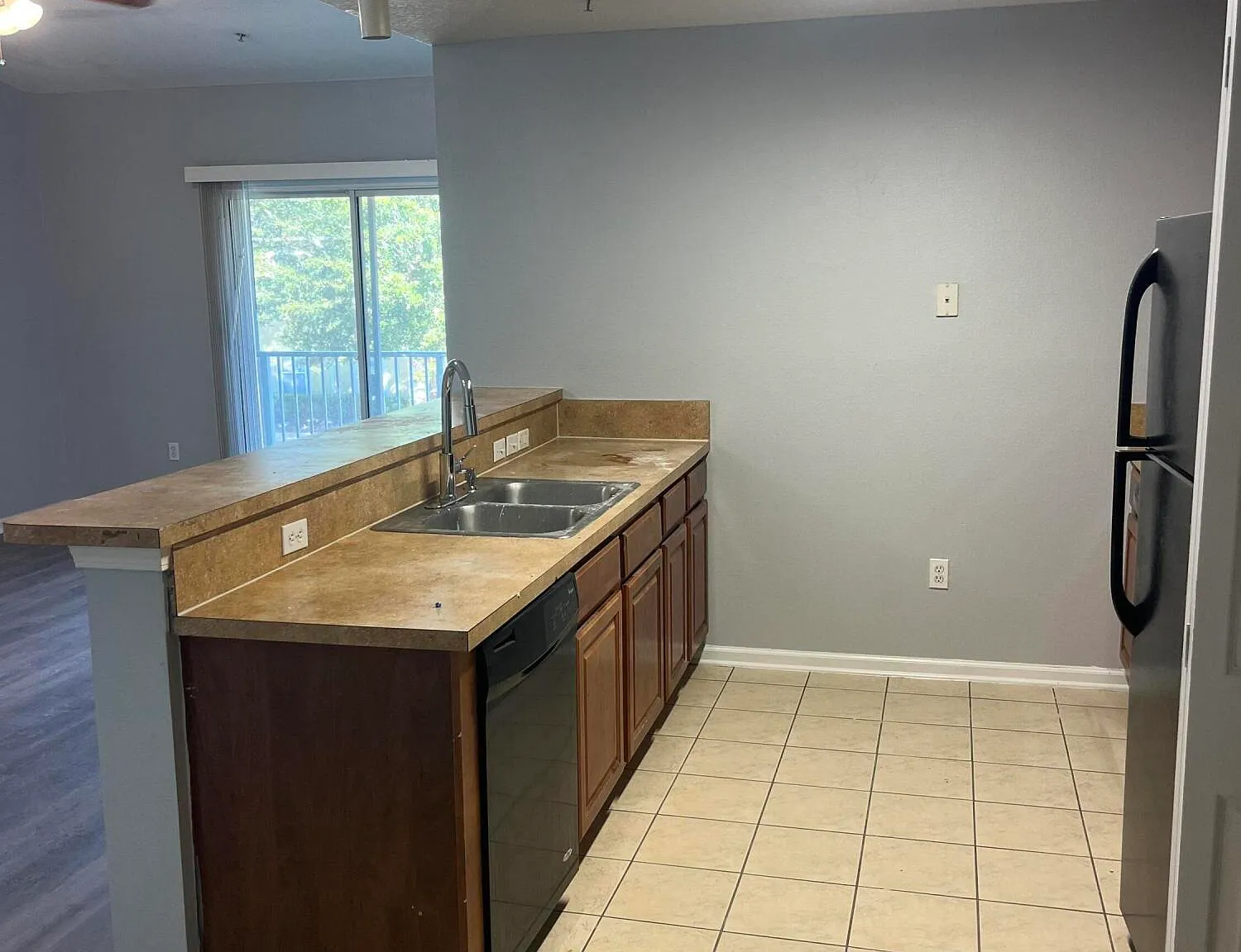 2 bed, 2.0 bath, 940 sqft, $1,145 — Photo 4