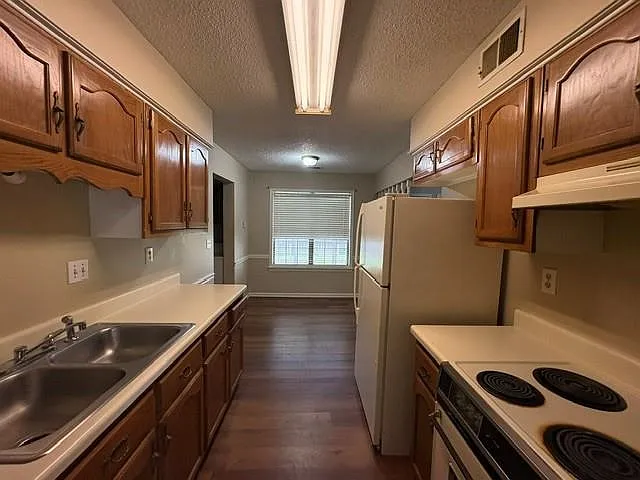 4551 Pine Top Cir E — Photo 7