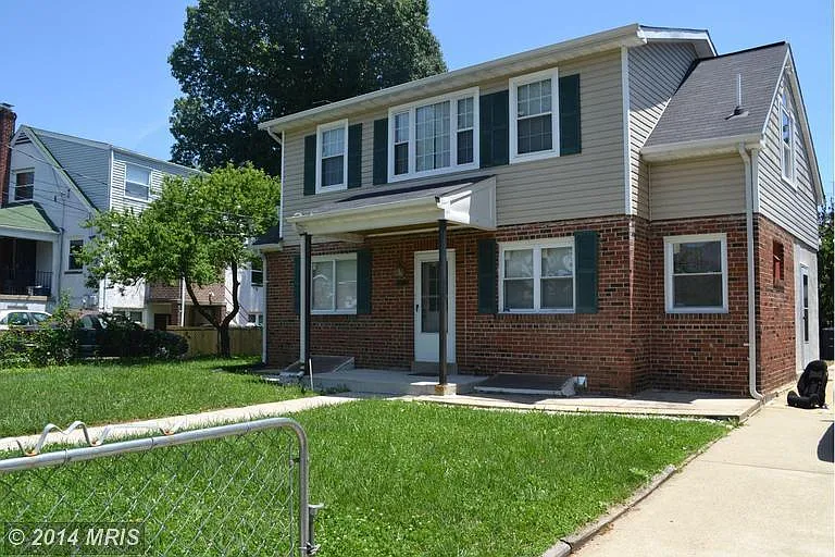 1113 Twin Oak Dr photo 1