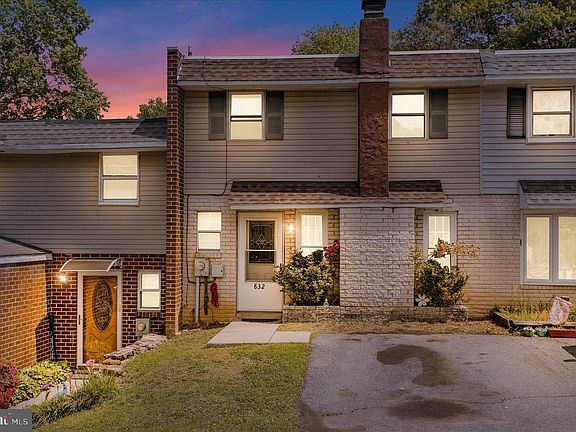 3rd image of 832 Possum Ln