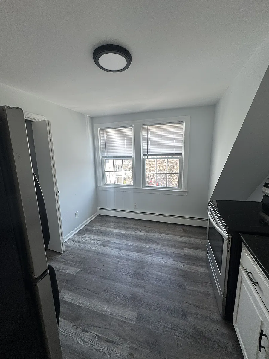 Building Photo - 424 West St #3S
