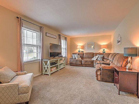 4th image of 1202 Beechwood Dr