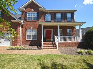127 Fieldcrest Cir, Hendersonville, TN 37075