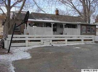 1002 W Cedar St, Rawlins, WY 82301