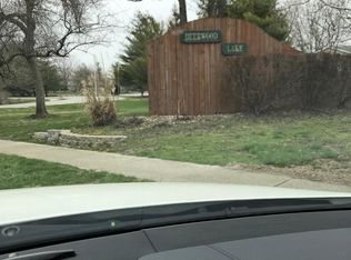 5220 Deerwood Lk, Springfield, IL 62703