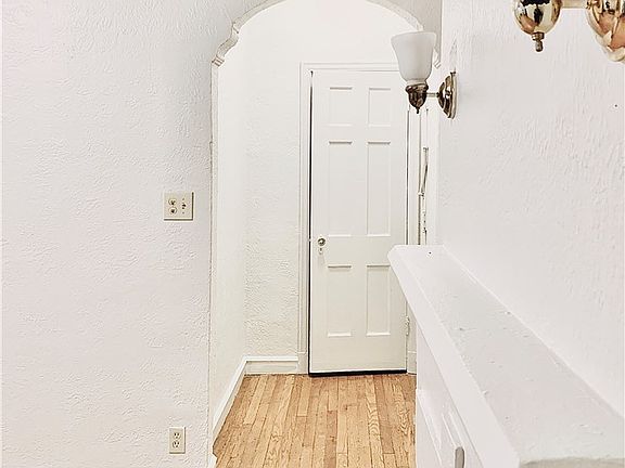 2nd image of 2836 E 130th St #3L