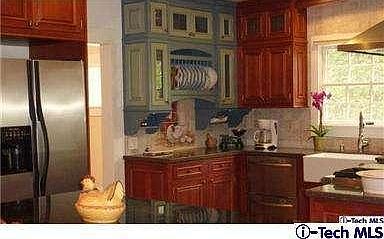 4th image of 1535 Loma Vista St
