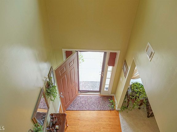 5th image of 1666 Balmoral Dr SW #01