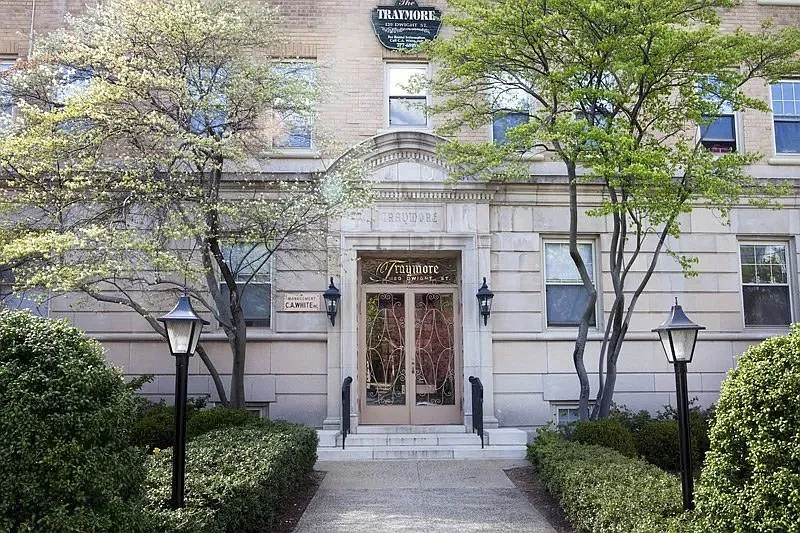 Traymore at Dwight — Photo 2
