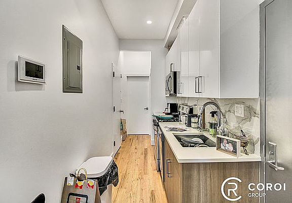 4th image of 2127 Atlantic Ave #2F