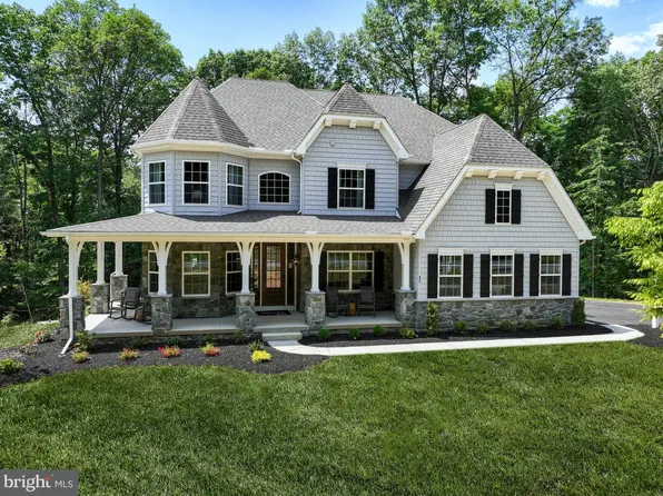 17 Acorn Ln, Elizabethtown, PA 17022