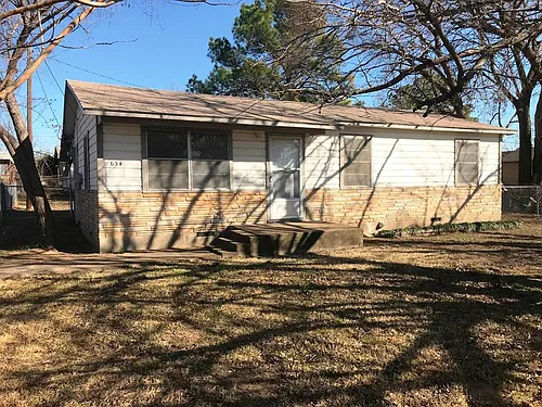 634 N Main St Photo 1