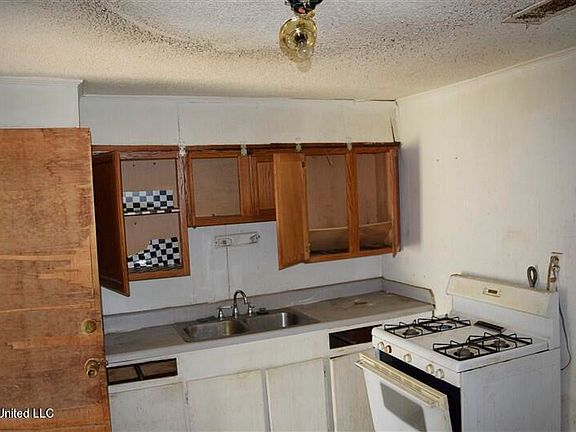 3rd image of 617 Mississippi St