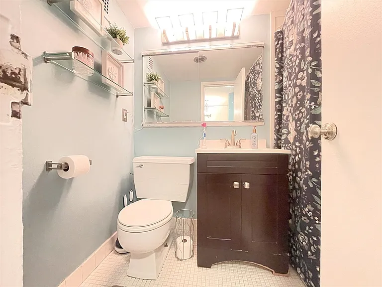 2 Hawthorne Pl #16K — Photo 10