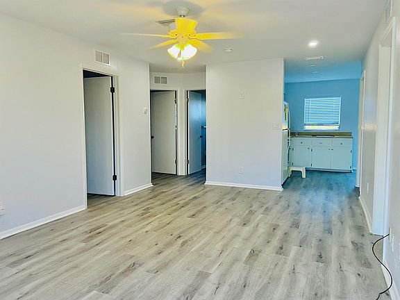 4th image of 823 92nd Ave N