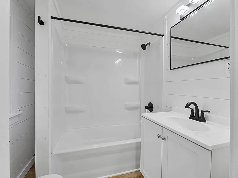 1821 Spring St — Photo 1