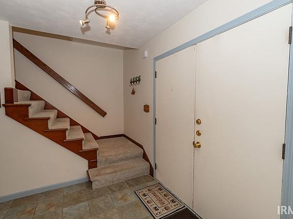 2nd image of 16922 Colony Dr