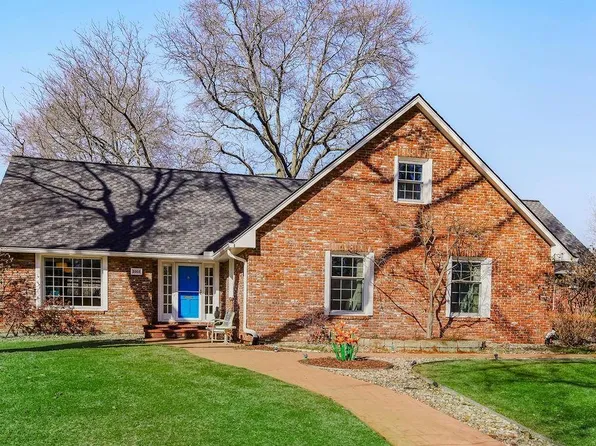 3908 W 93rd St, Prairie Village, KS 66207