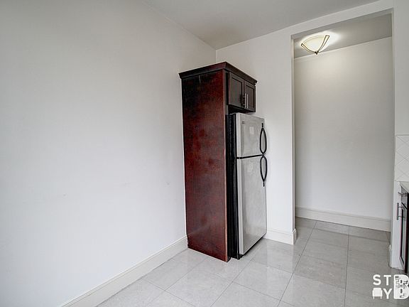 3rd image of 710 Avenue S #6