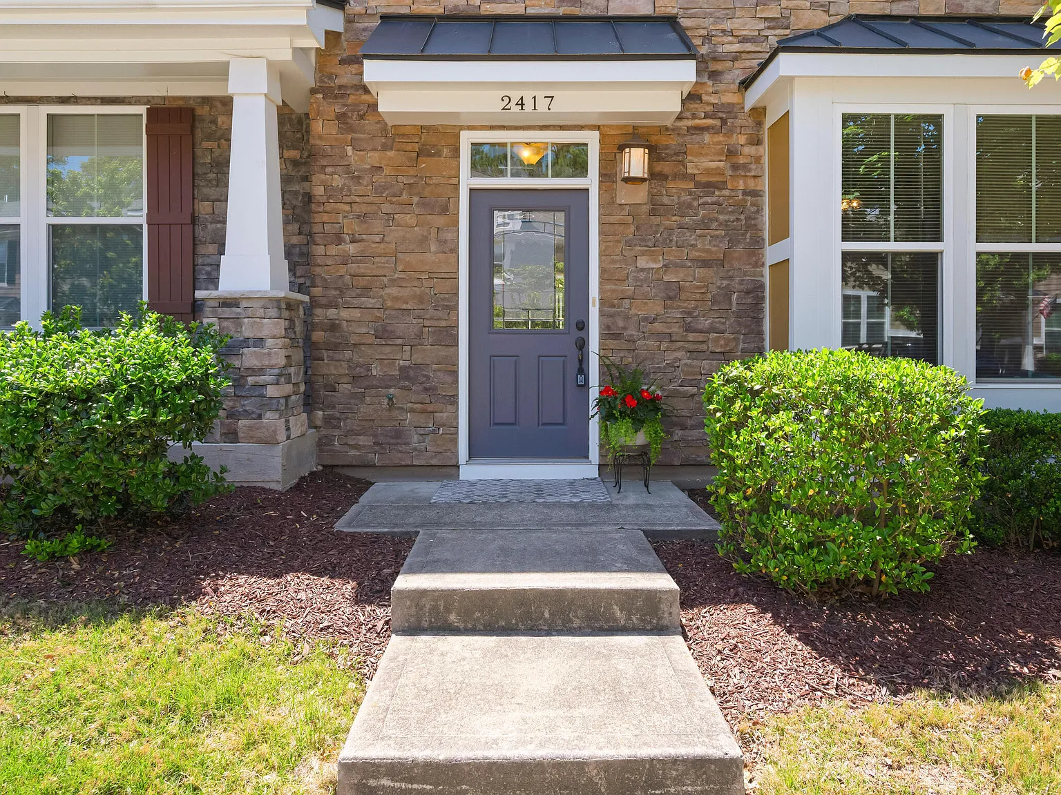 3 bed, 2.5 bath, 1756 sqft, $2,095 — Photo 1