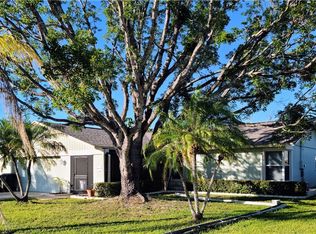 870 Adelphi Ct, Fort Myers, FL 33919