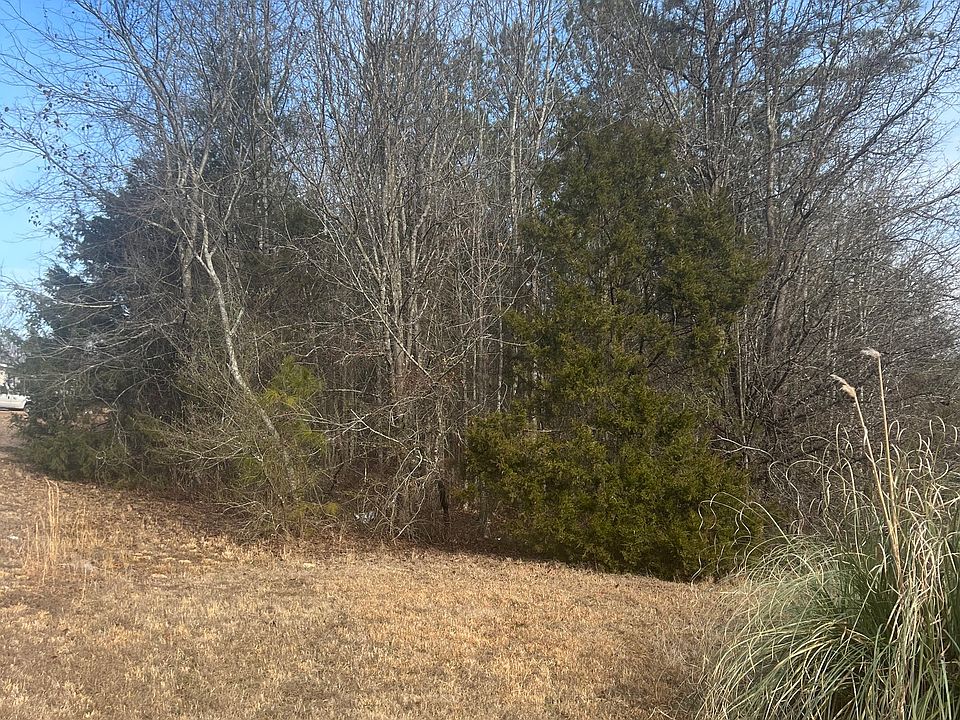 1st image of 198 Gregory Dr