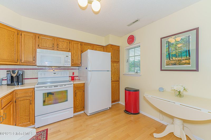 4th image of 5208 Forest Point S Drive