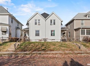 904 Charlotte St, Davenport, IA 52803