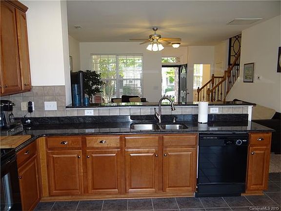 5th image of 118 Walnut Cove Dr APT D