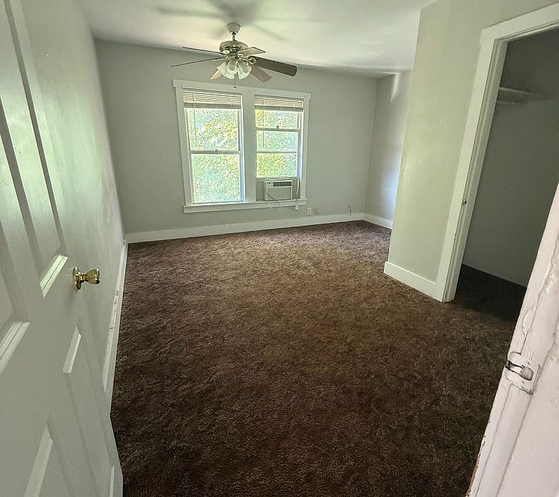 2nd image of 113 Johnson St #113