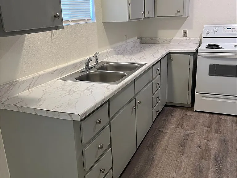 2040 Swan Cv N — Photo 10