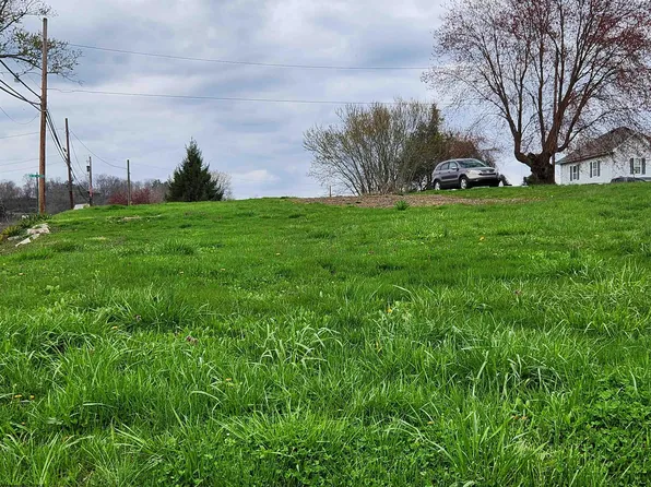 302 W Virginia Ave, Nutter Fort, WV 26301