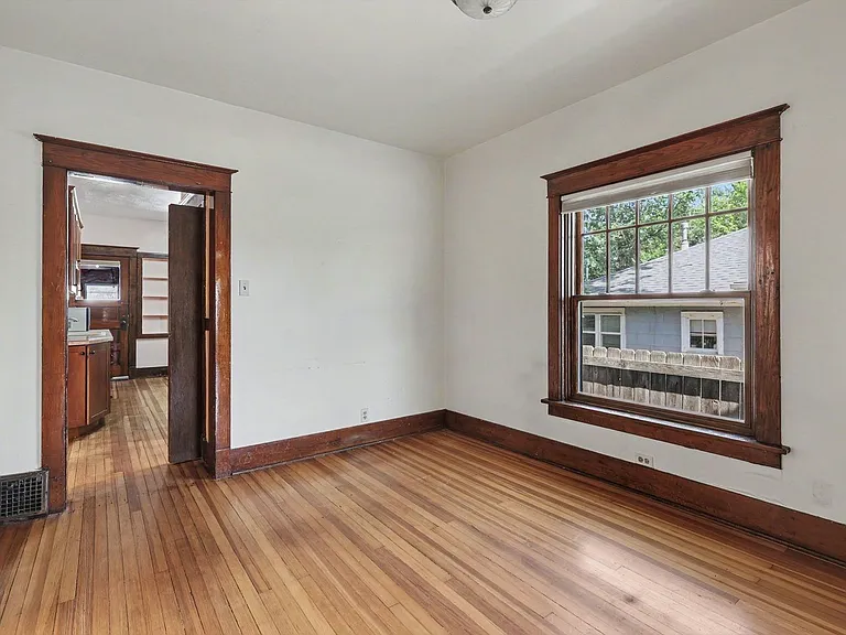 2123 S Franklin St — Photo 7