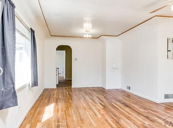 3rd image of 1705 Jackson St