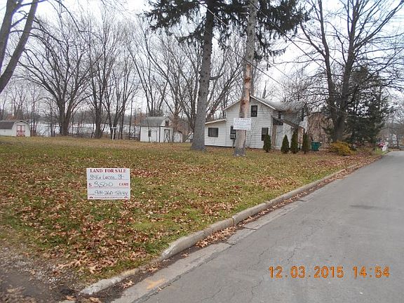 2nd image of 346 Lucca St