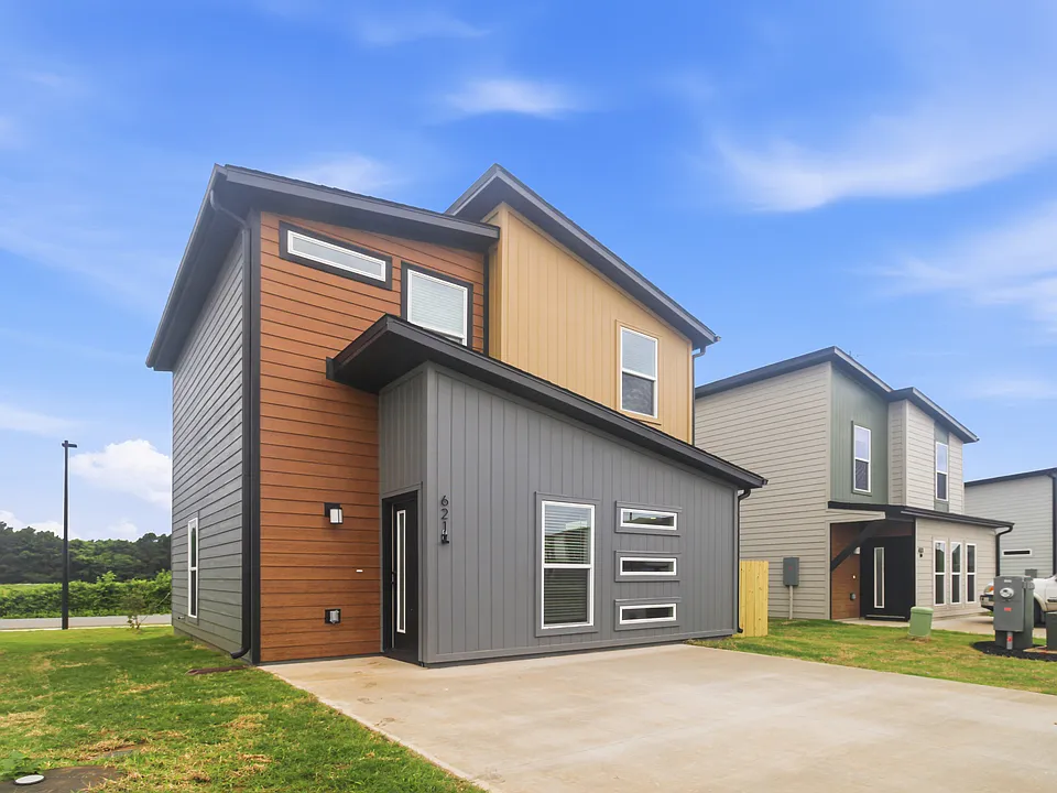 621 Apollo Ave