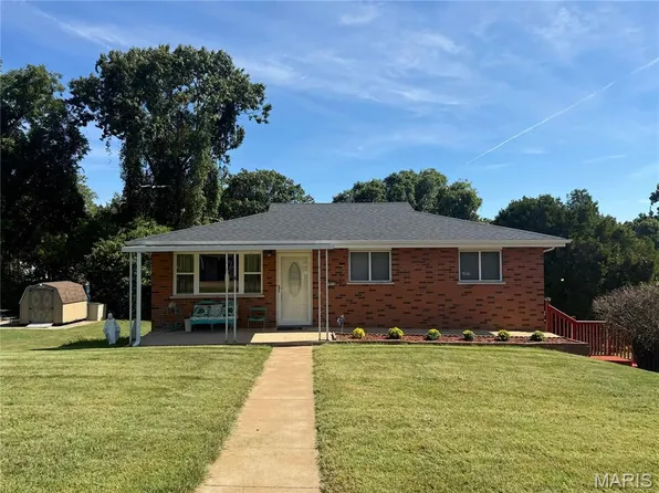 2912 Raw Wind Dr, High Ridge, MO 63049