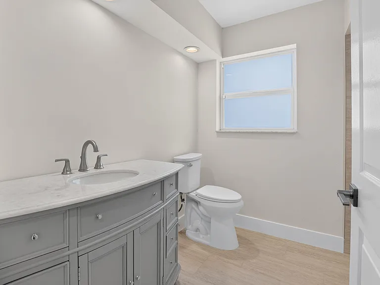 1378 NW 13th Ct — Photo 36