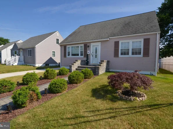 65 Unwin Dr, Hamilton, NJ 08610