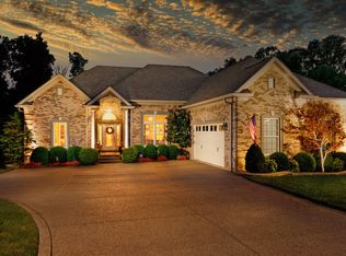 914 Fossil Creek Cir, Louisville, KY 40245