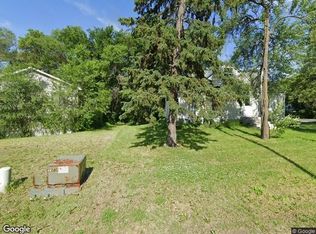 1390 Silver Lake Rd NW, New Brighton, MN 55112