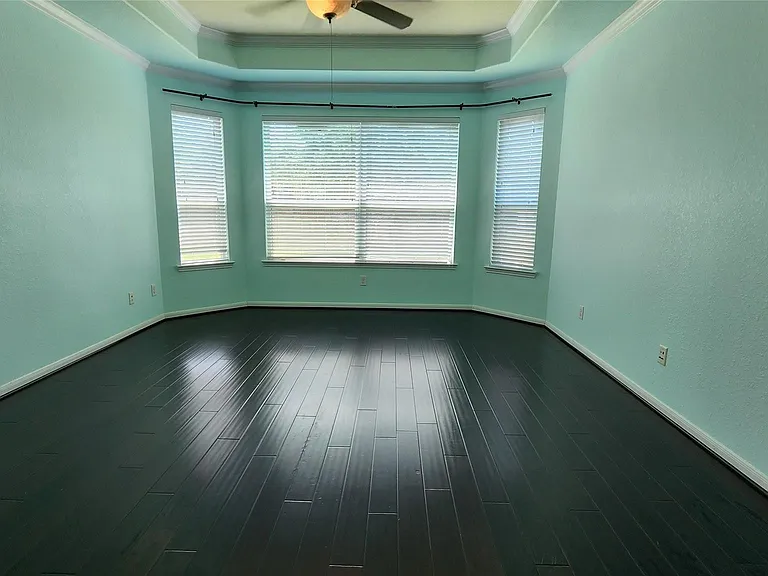 2318 Nashmor Dr — Photo 15
