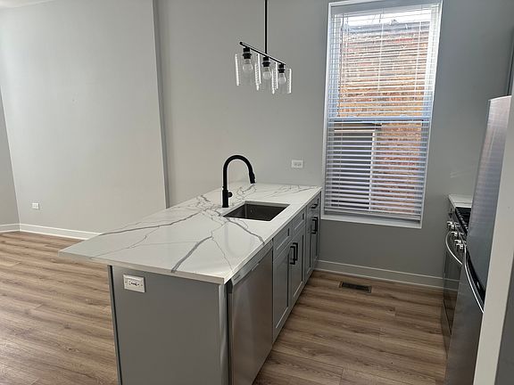 3rd image of 6552 S Champlain Ave #2