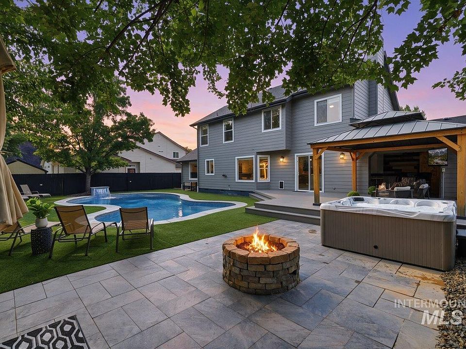 1st image of 2020 E Summerridge Dr