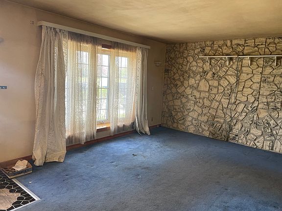 5th image of 9877 Soreng Ave