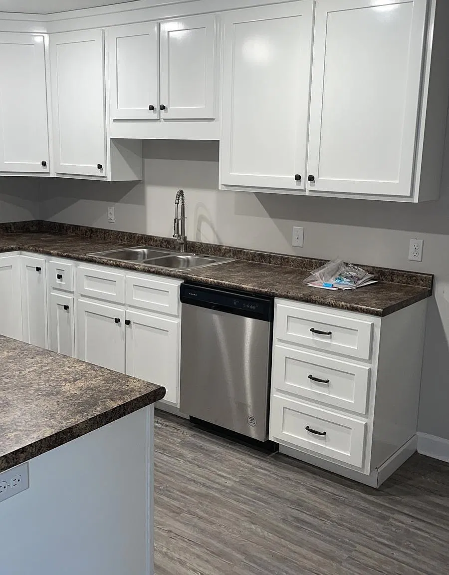 3 bed, 1353 sqft, $999 — Photo 3