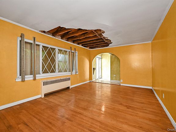 2nd image of 2255 Parkhurst Road