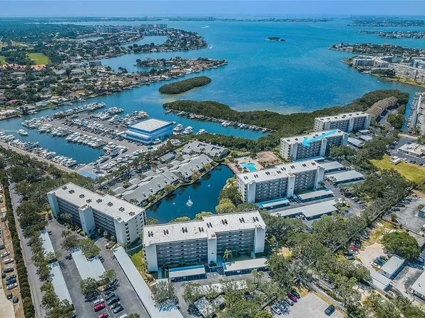 1332 Pasadena Ave S APT 607, South Pasadena, FL 33707